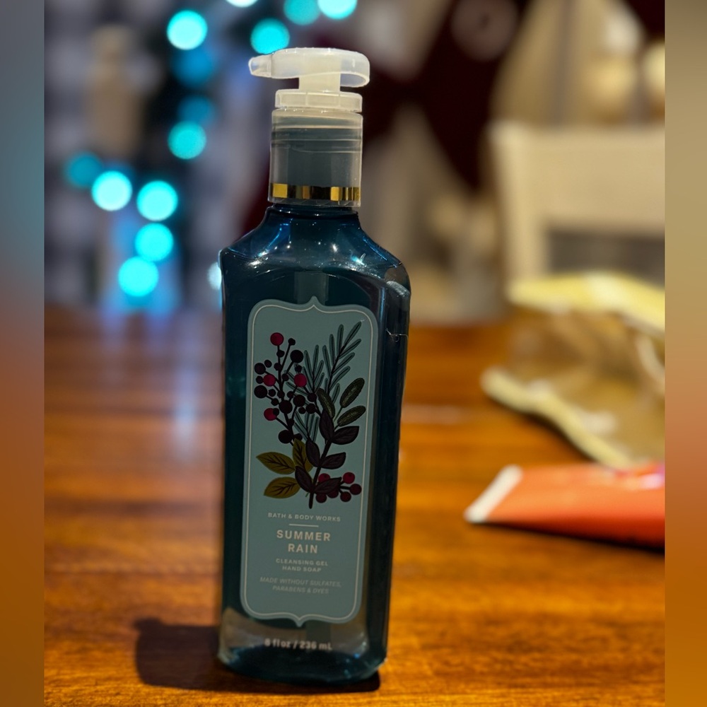 Bath & Body Works Summer Rain Soap - Deep Blue